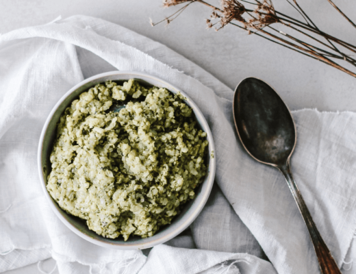 Schale gefüllt mit Spinat-Bärlauch-RIsotto